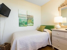 Silver Beach Condo by Meyer Vacation Rentals