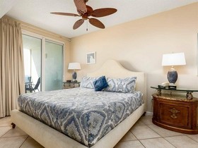 Silver Beach Condo by Meyer Vacation Rentals