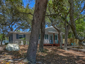 Sunny South by Meyer Vacation Rentals