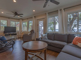 Sunny South by Meyer Vacation Rentals