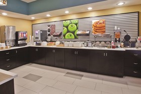 La Quinta Inn & Suites by Wyndham Oxford - Anniston