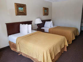 Days Inn by Wyndham Ozark