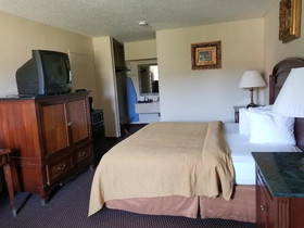 Days Inn by Wyndham Ozark