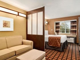 Microtel Inn & Suites by Wyndham Ozark