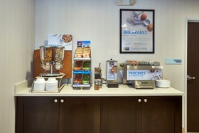 Holiday Inn Express & Suites Birmingham South - Pelham