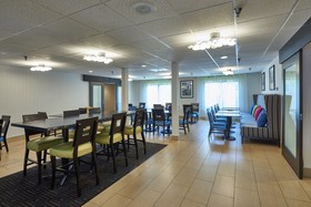 Holiday Inn Express & Suites Birmingham South - Pelham