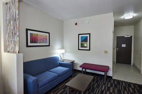Holiday Inn Express & Suites Birmingham South - Pelham