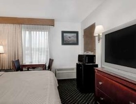 Travelodge by Wyndham Pelham Birmingham