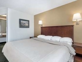 Travelodge by Wyndham Pelham Birmingham