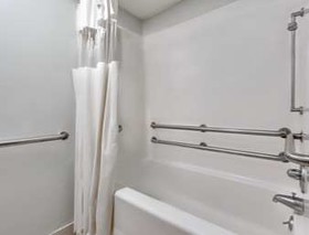 Travelodge by Wyndham Pelham Birmingham