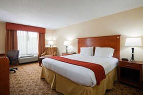 Holiday Inn Express Hotel & Suites Phenix City-Fort Benning Area