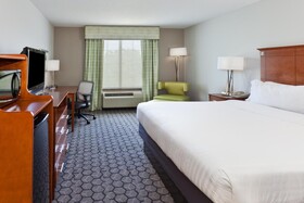 Holiday Inn Express Hotel & Suites Phenix City-Fort Benning Area
