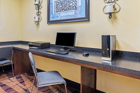 La Quinta Inn & Suites by Wyndham Mobile Satsuma / Saraland