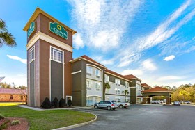 La Quinta Inn & Suites by Wyndham Mobile Satsuma / Saraland