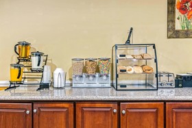 La Quinta Inn & Suites by Wyndham Mobile Satsuma / Saraland