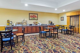 La Quinta Inn & Suites by Wyndham Mobile Satsuma / Saraland