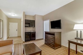 La Quinta Inn & Suites by Wyndham Mobile Satsuma / Saraland