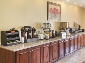 La Quinta Inn & Suites by Wyndham Mobile Satsuma / Saraland