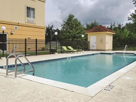 La Quinta Inn & Suites by Wyndham Mobile Satsuma / Saraland