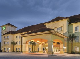 La Quinta Inn & Suites by Wyndham Mobile Satsuma / Saraland