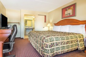 Days Inn by Wyndham Shorter