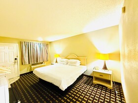 Travelodge by Wyndham Thomasville AL