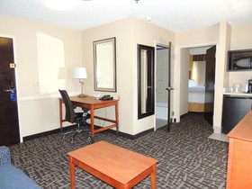 Holiday Inn Express & Suites Birmingham NE - Trussville