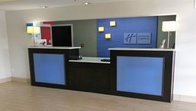 Holiday Inn Express & Suites Birmingham NE - Trussville