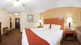 Holiday Inn Express & Suites Birmingham NE - Trussville