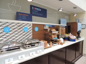 Holiday Inn Express & Suites Birmingham NE - Trussville