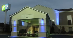 Holiday Inn Express & Suites Birmingham NE - Trussville