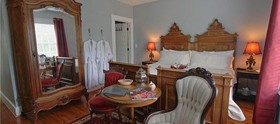 Bama Bed & Breakfast Campus