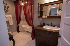 Bama Bed & Breakfast Campus