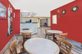 Microtel Inn & Suites by Wyndham Tuscaloosa – East
