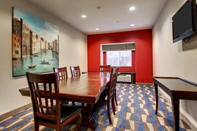 Microtel Inn & Suites by Wyndham Tuscaloosa Near University