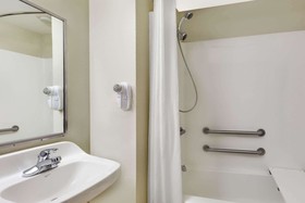Microtel Inn & Suites by Wyndham Tuscaloosa Near University