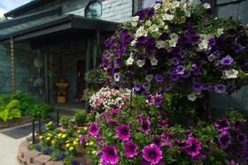 Alaska House of Jade Bed and Breakfast