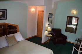 Alaska House of Jade Bed and Breakfast