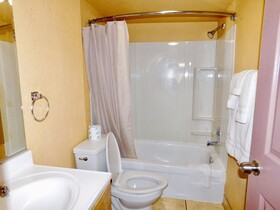 Americas Best Value Inn & Suites Anchorage Airport