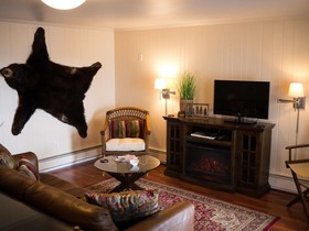 Arctic Fox Inn