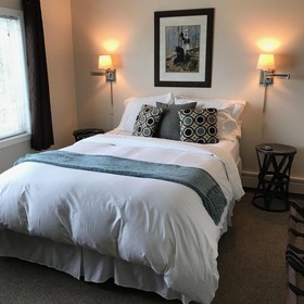 Arctic Fox Inn