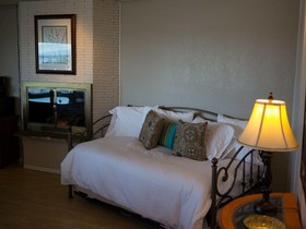 Arctic Fox Inn