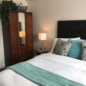 Arctic Fox Inn