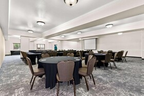 Clarion Suites Downtown