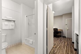 Clarion Suites Downtown