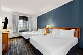 Clarion Suites Downtown