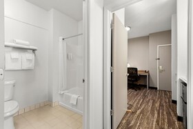 Clarion Suites Downtown