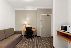 Clarion Suites Downtown