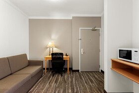 Clarion Suites Downtown