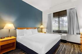 Clarion Suites Downtown